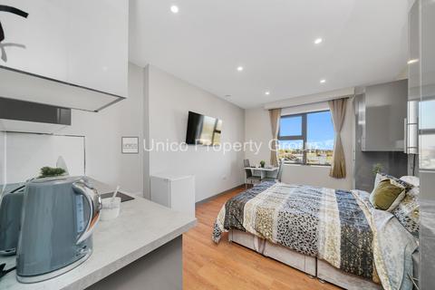 Studio to rent, Ilford IG1