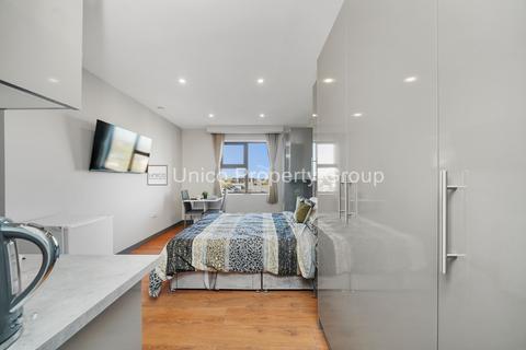 Studio to rent, Ilford IG1