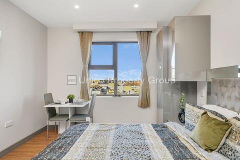 Studio to rent, Ilford IG1