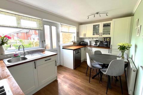 3 bedroom terraced house for sale, Aire Grove, Yeadon, Leeds, West Yorkshire