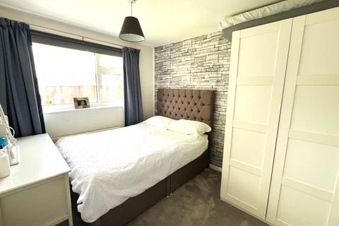 68 Aire Grove, Yeadon, Leeds, LS19 7TY