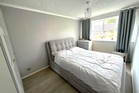 68 Aire Grove, Yeadon, Leeds, LS19 7TY
