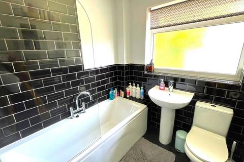 68 Aire Grove, Yeadon, Leeds, LS19 7TY