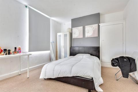 23 Alberta Terrace, Nottingham, NG7 6JA