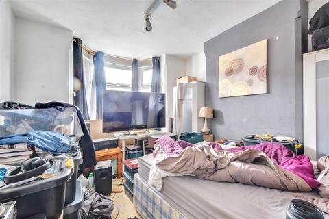 23 Alberta Terrace, Nottingham, NG7 6JA