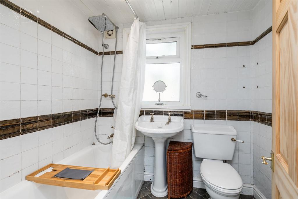86 Douglas Road 4.jpg