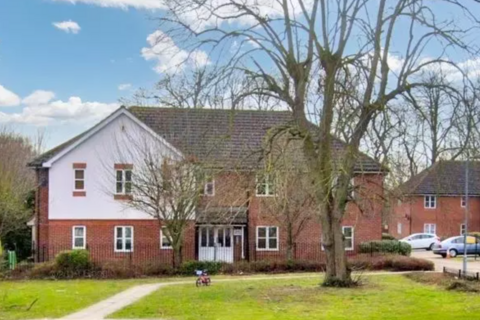 2 bedroom flat for sale, Reid Close, Hayes UB3