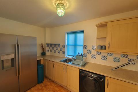 2 bedroom flat for sale, Reid Close, Hayes UB3