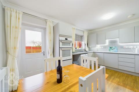 17 Harvest Way, Harleston, IP20 9GE