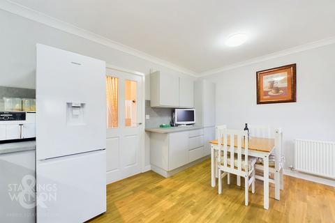 17 Harvest Way, Harleston, IP20 9GE