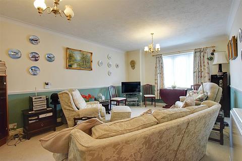2 bedroom flat for sale, De La Warr Road, Bexhill-On-Sea