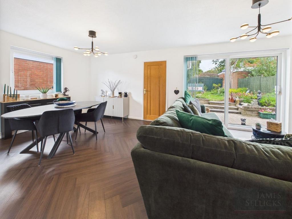 Sitting/Dining Room