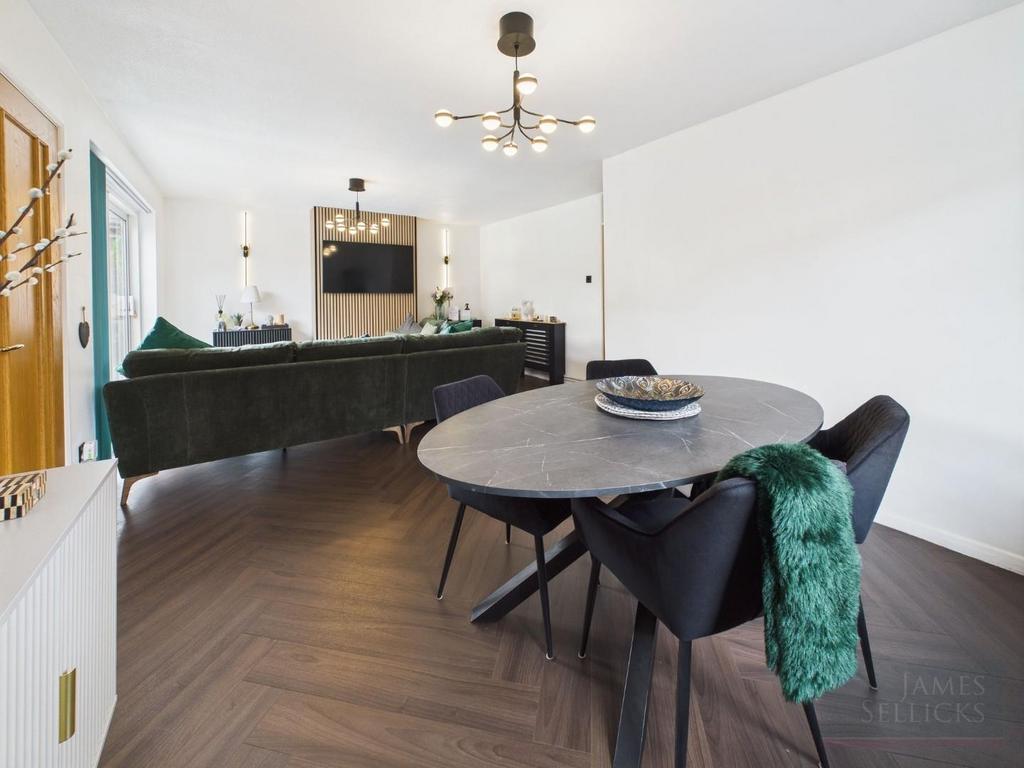 Sitting/Dining Room