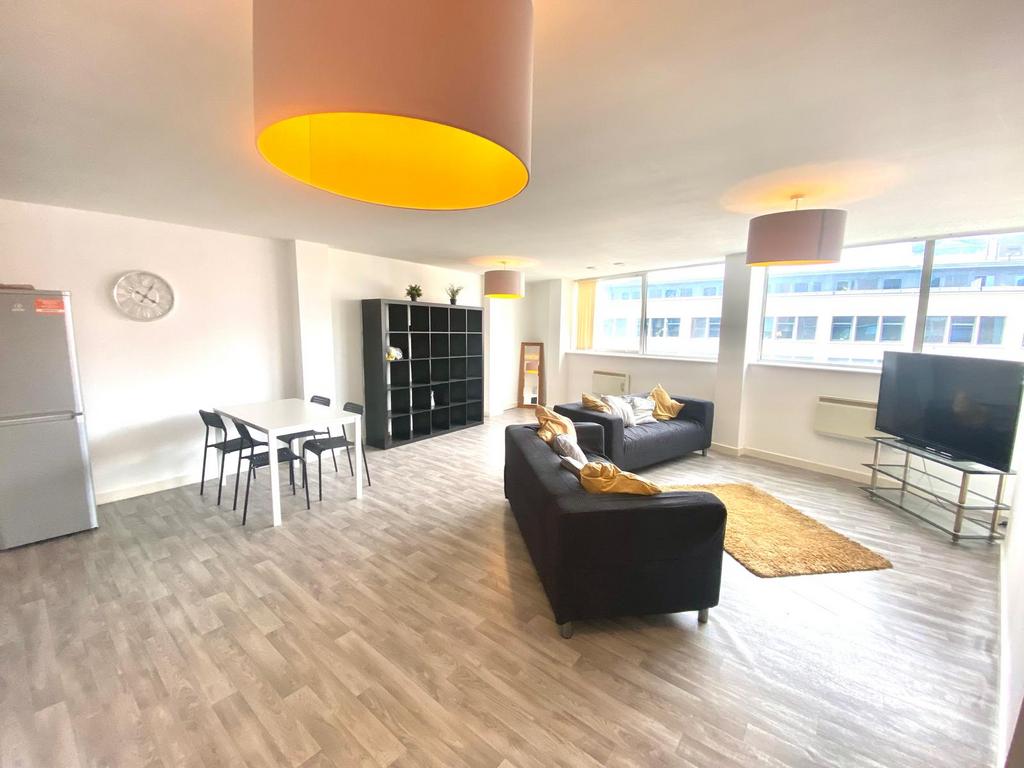 2 bed apartment to rent Suffolk Street, Queensway