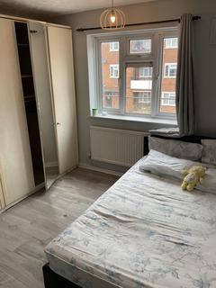 3 bedroom terraced house to rent, Suffolk Court, Suffolk Road, Ilford, IG3