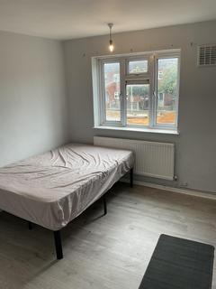 3 bedroom terraced house to rent, Suffolk Court, Suffolk Road, Ilford, IG3