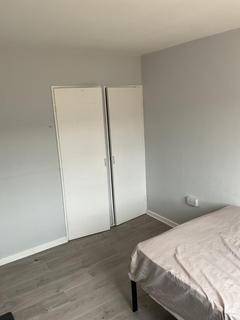 3 bedroom terraced house to rent, Suffolk Court, Suffolk Road, Ilford, IG3