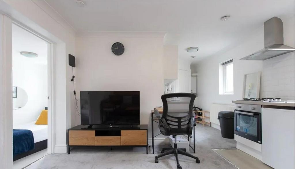 Reception Room.jpg