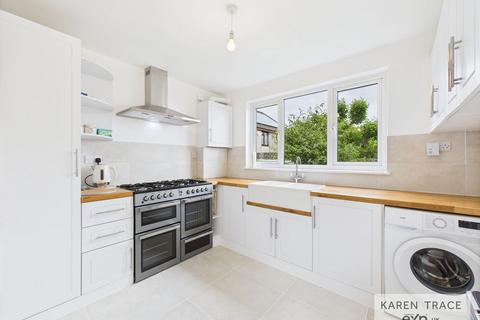 6 Beacon Close, St Austell, PL25 3DU