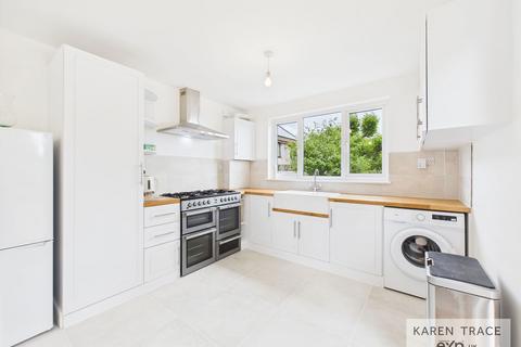 6 Beacon Close, St Austell, PL25 3DU