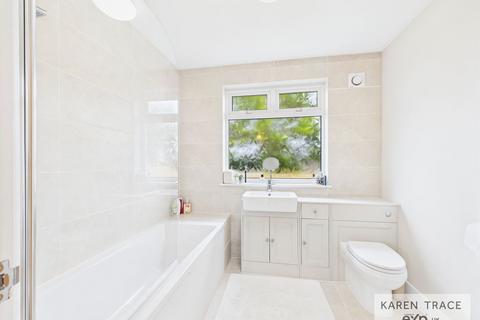 6 Beacon Close, St Austell, PL25 3DU