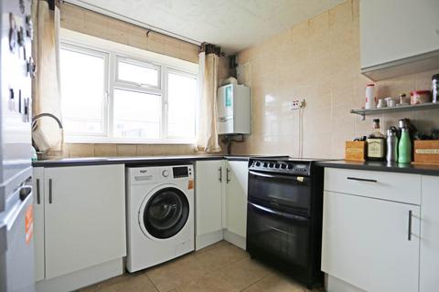 38 Fleming Gardens, Tilbury, RM18 8JR