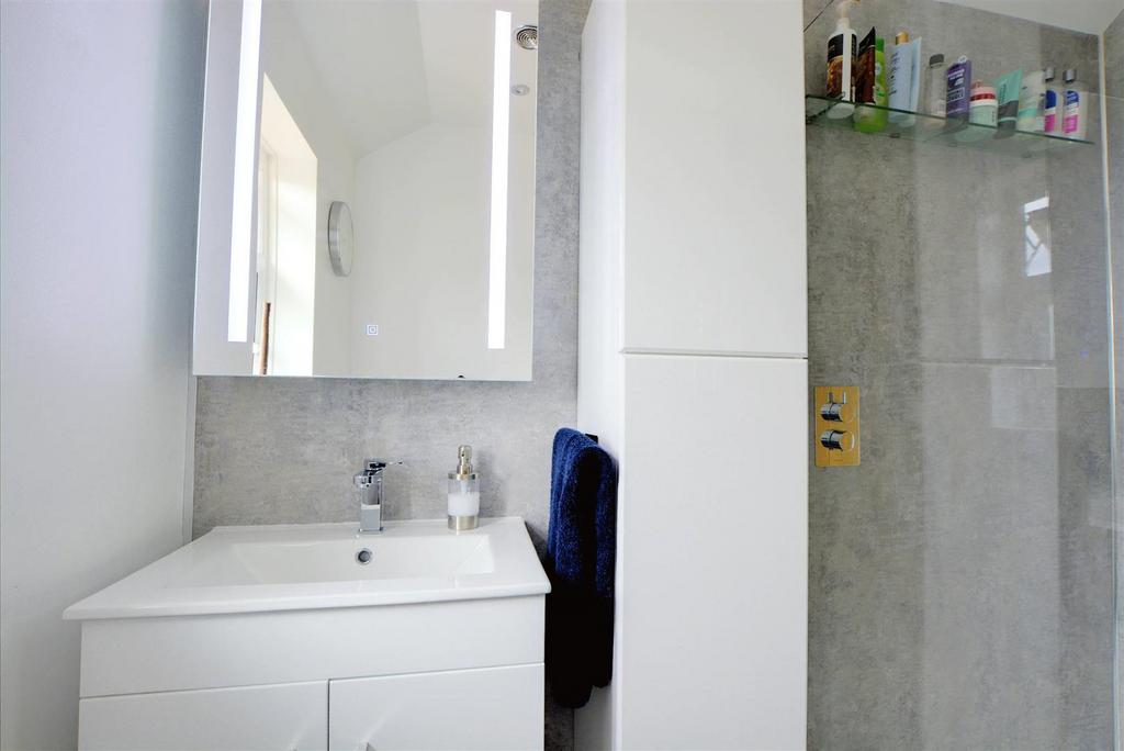 Shower Room 2.jpeg