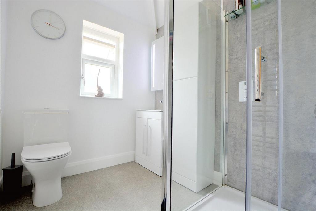 Shower Room 1.jpeg