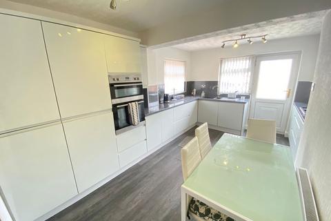2 bedroom semi-detached bungalow for sale, Sheepfoot Lane, Boundary Park, Oldham, OL1 2PD