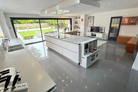 86 Beach Road, North Shields, NE30 2QW