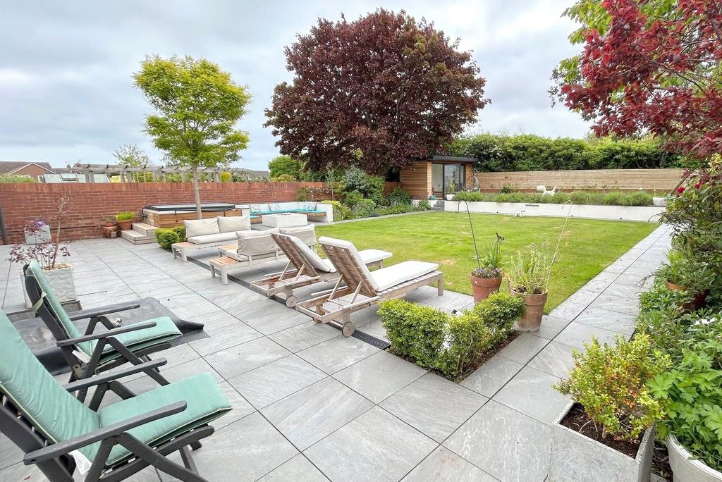 Rear Garden (4)