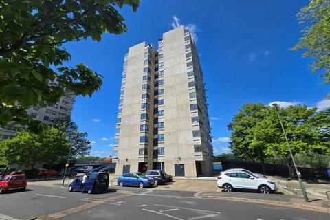 2 bedroom flat for sale, Hartslock Drive, London SE2