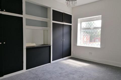 39 Travis Street, Shaw, Oldham, OL2 8EH