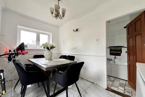 27 Anson Close, Romford, RM7 8HU
