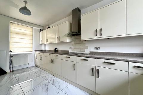 27 Anson Close, Romford, RM7 8HU