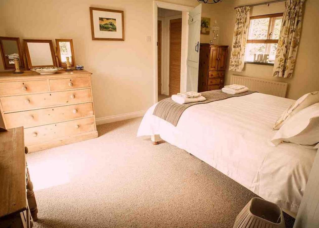 Bedroom I Y Cwm.jpg