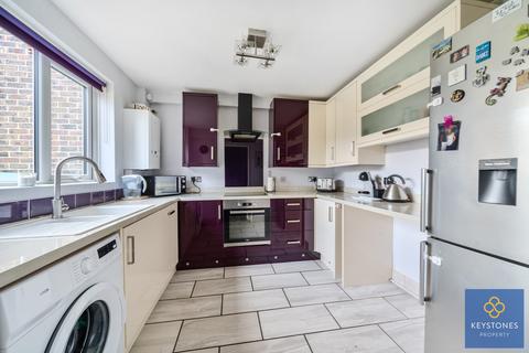 9 Downham Close, Romford, RM5 2RD