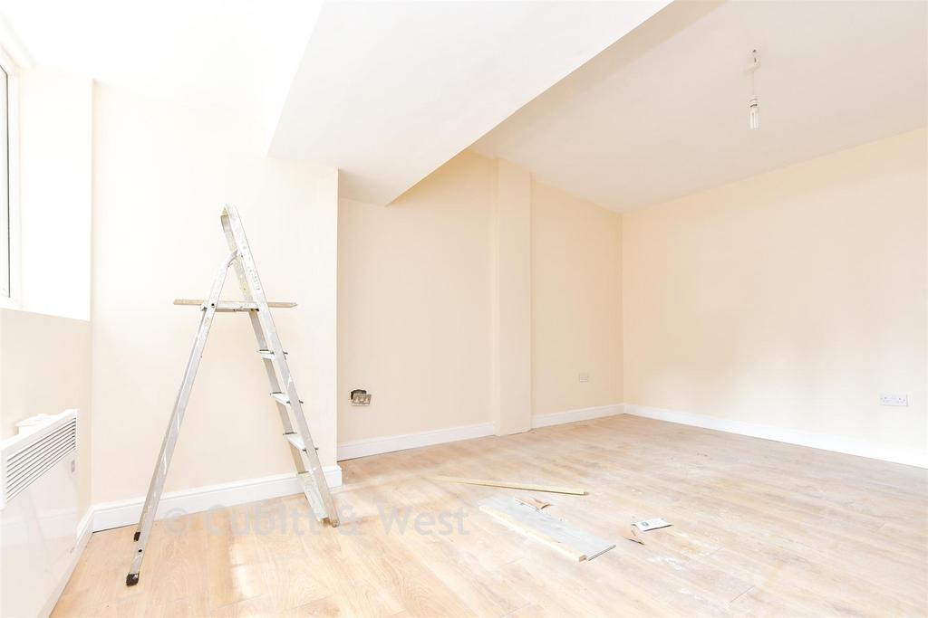 Bedroom (F2,51 A)