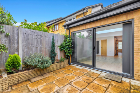 undefined, Wainwright Grove, Isleworth TW7