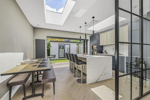 60 Ashlone Road, London, SW15 1LR