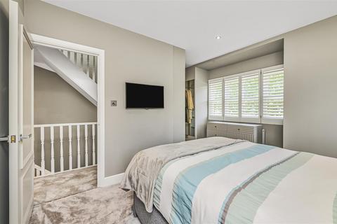 60 Ashlone Road, London, SW15 1LR