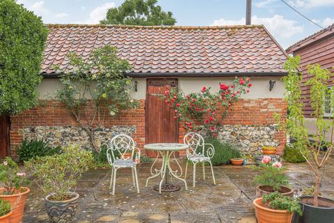 undefined, Chain Free Charming Reymerston Farmhouse on Over Half an Acre