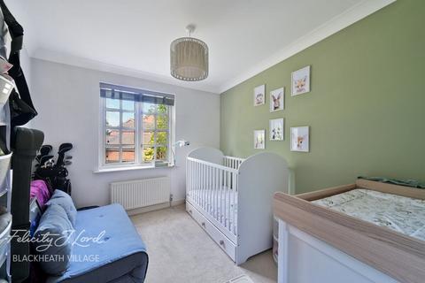 46 Gilbert Close, London, SE18 4PT