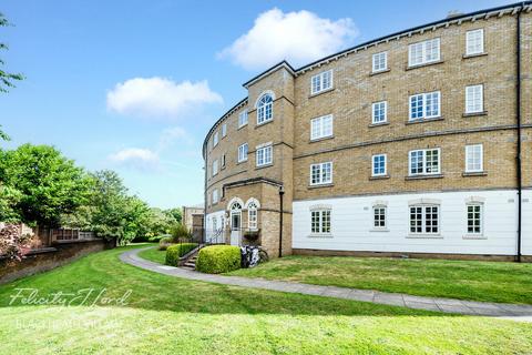 46 Gilbert Close, London, SE18 4PT