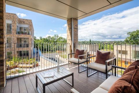 2 bedroom flat to rent, Cornforth Lane, London