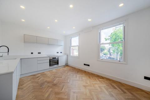 2 bedroom flat for sale, North Cross Road, London, SE22