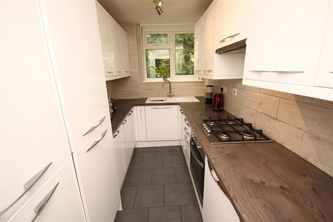 12, Rutland Court Caveside Close, Chislehurst, BR7 5NL