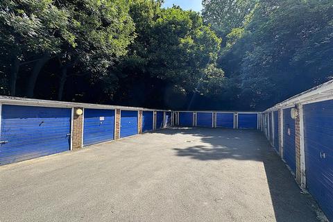 12, Rutland Court Caveside Close, Chislehurst, BR7 5NL