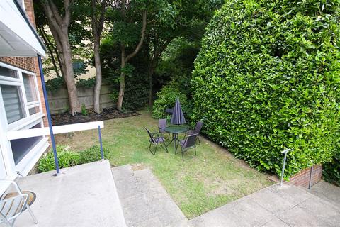 12, Rutland Court Caveside Close, Chislehurst, BR7 5NL