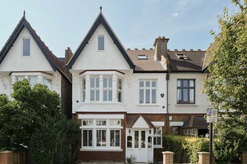 18 Rosebery Gardens, London, W13 0HD